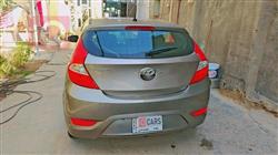 هیوندای ئەکسنت هاچباک